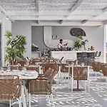 فندق أجنحة وفندق كوروس 5*