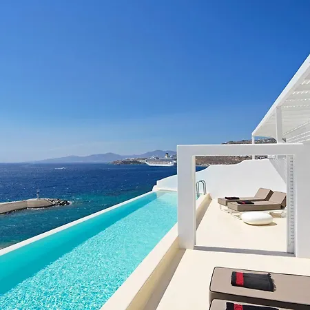 Kouros & Hotel Mykonos Town