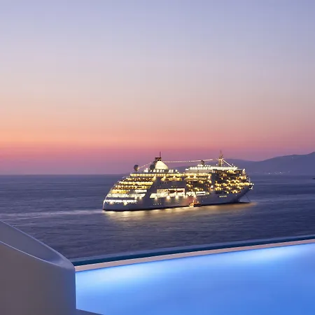 Kouros & Hotel Mykonos Town