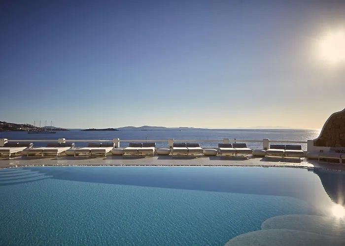 Kouros & 5* Mykonos Town