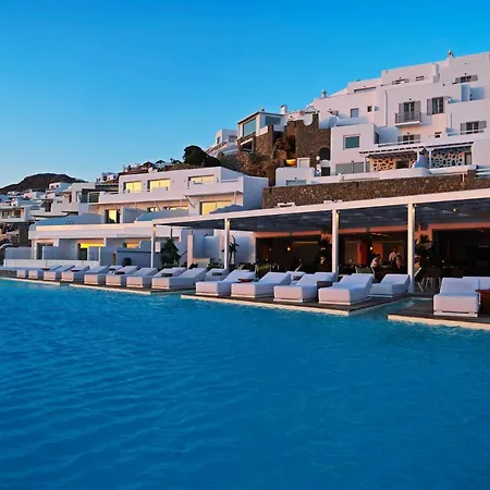 أجنحة وفندق كوروس 5* Mykonos Town
