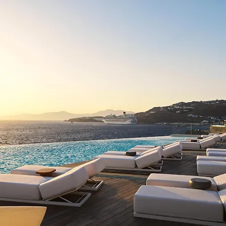 Kouros & Hotell 5*