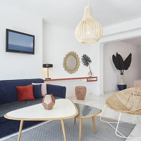 Отель Kouros & 5*