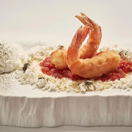 أجنحة وفندق كوروس فندق 5*