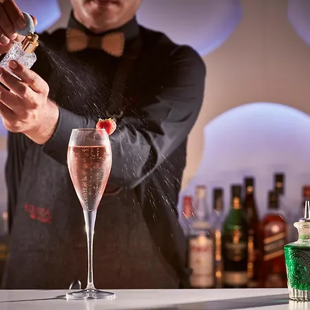 أجنحة وفندق كوروس 5*