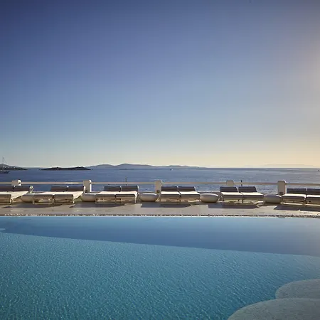 أجنحة وفندق كوروس 5* Mykonos Town