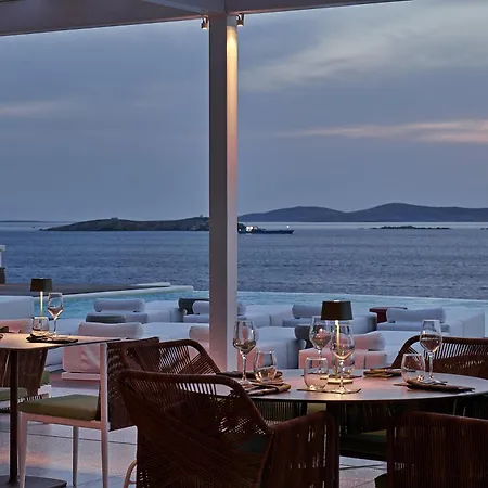 أجنحة وفندق كوروس Mykonos Town